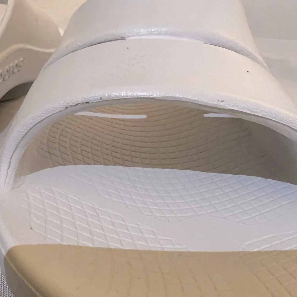 OOFOS Women's OOahh Luxe Slide Sandal - White - 9 - Picture 7 of 9
